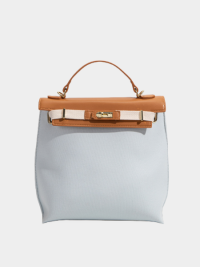 “Discover the Versatility of the Vila: More Than Just a Canvas Work Bag”