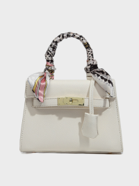 “Embrace the Season: The Nana Mini Summer Handbag – Your Perfect Pink and White Accessory”