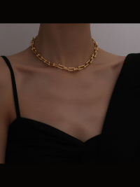 “Unleashing Urban Elegance: The Eva Stylish Hip-Hop Chunky Horse Shoe Gold Plated Stainless Steel Necklace”