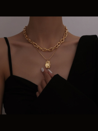 “Reviving Retro Elegance: The Clover Oversized Double-Layer Gold-Plated Necklace”